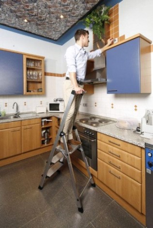 Стремянка алюминиевая KRAUSE MONTO SAFETY PLUSLINE 3 ступени [127914]
