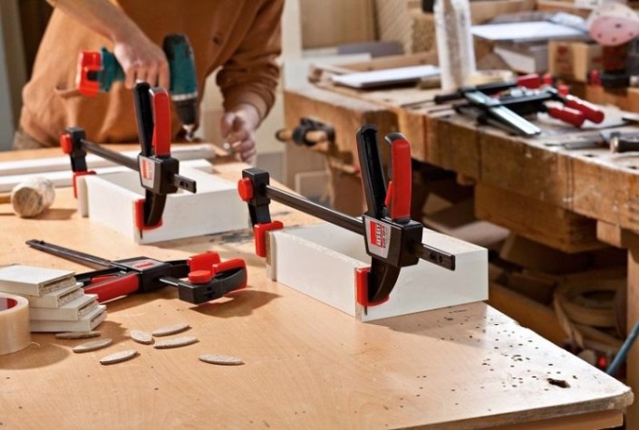 Струбцина быстрозажимная BESSEY EZL60-8 пистолетного типа 2.7 кн, 600x80 мм [BE-EZL60-8]