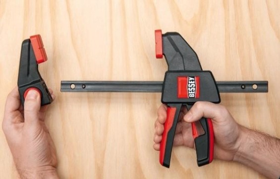Струбцина быстрозажимная BESSEY EZXL30-9 пистолетного типа 2.7 кн, 300x90 мм [BE-EZXL30-9]